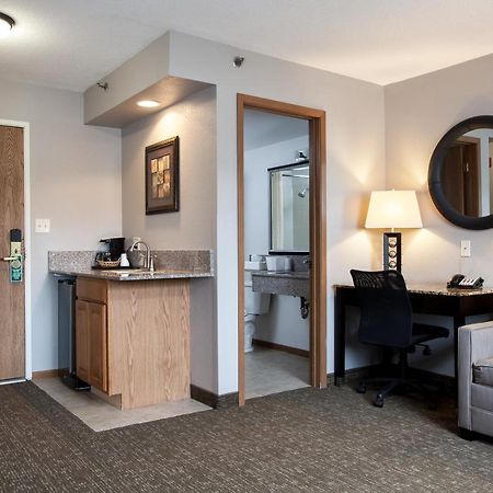 Heartland Inn Coralville Exterior photo