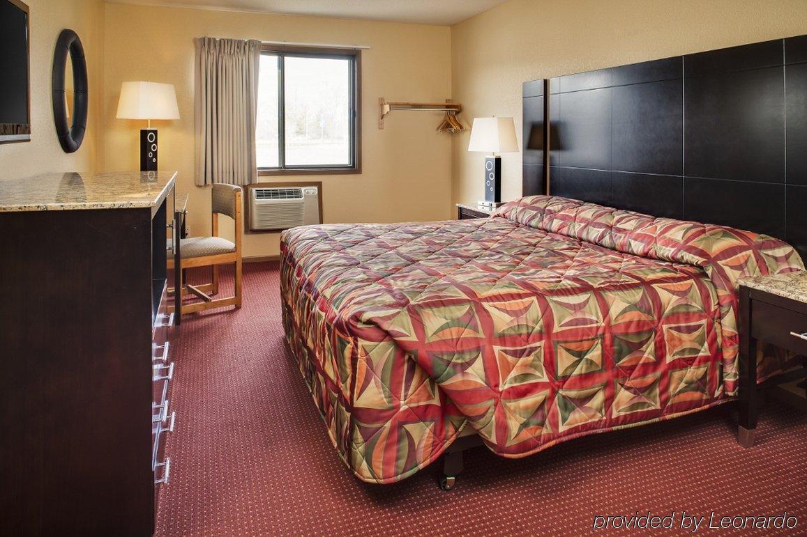 Heartland Inn Coralville Exterior photo